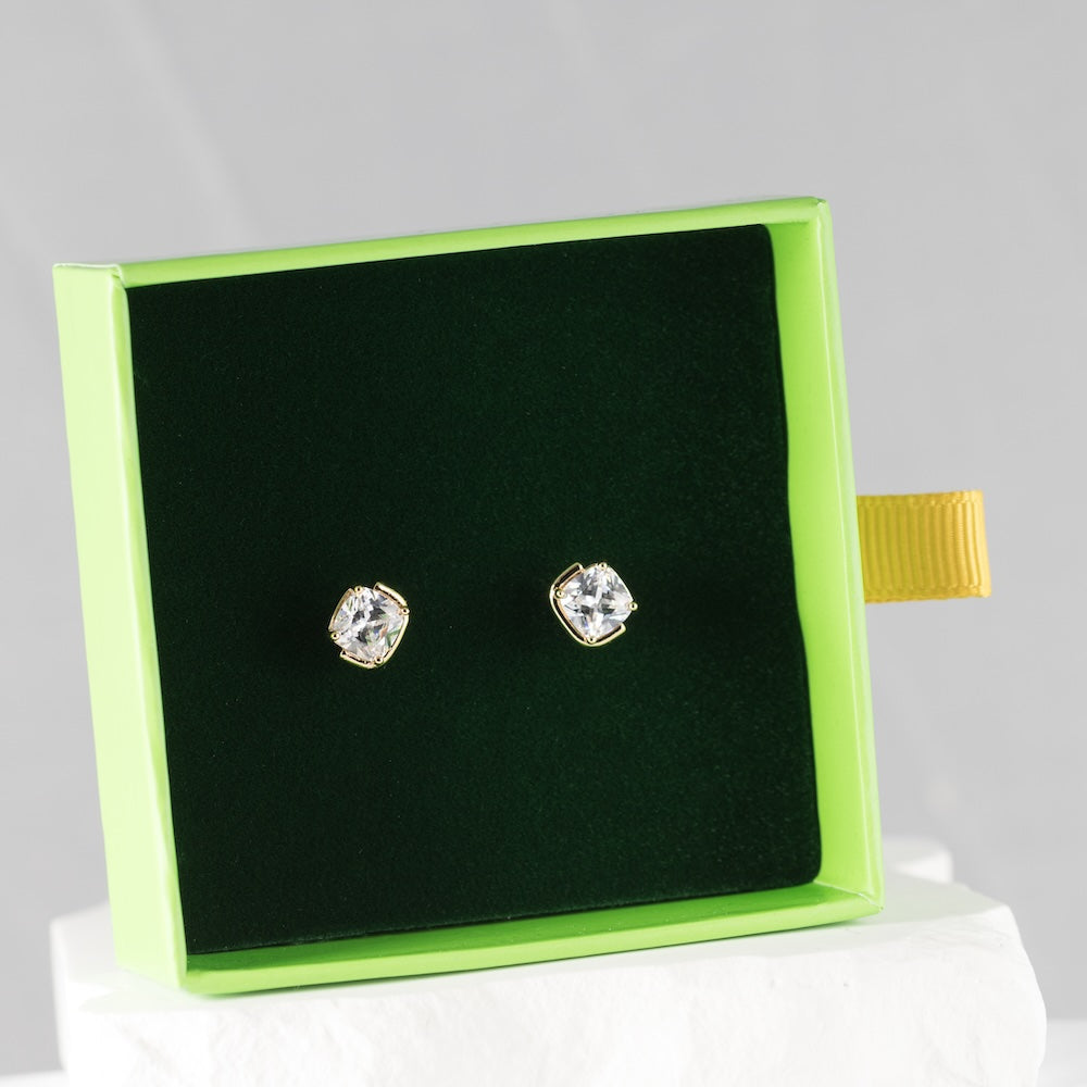 Minimālistiski, ūdensizturīgi un antialerģiski auskari