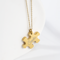 Kaklarota ar personalizētu puzles kulonu ar gravējumu