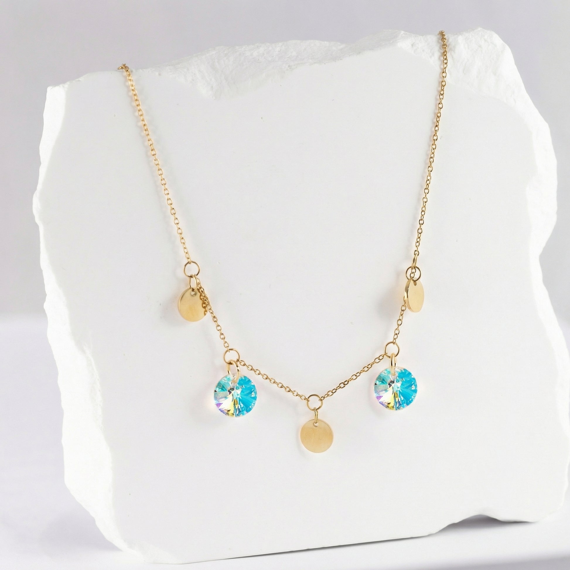 Antialerģiska kaklarota ar hameleona kristāla piekariņiem 