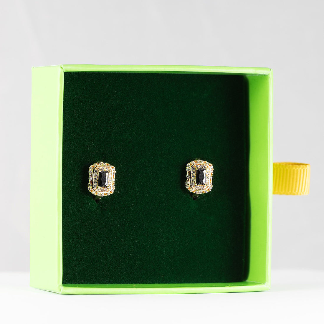 Antialerģiski Riņķīšu auskari ar melniem kristāliem 'REESE'