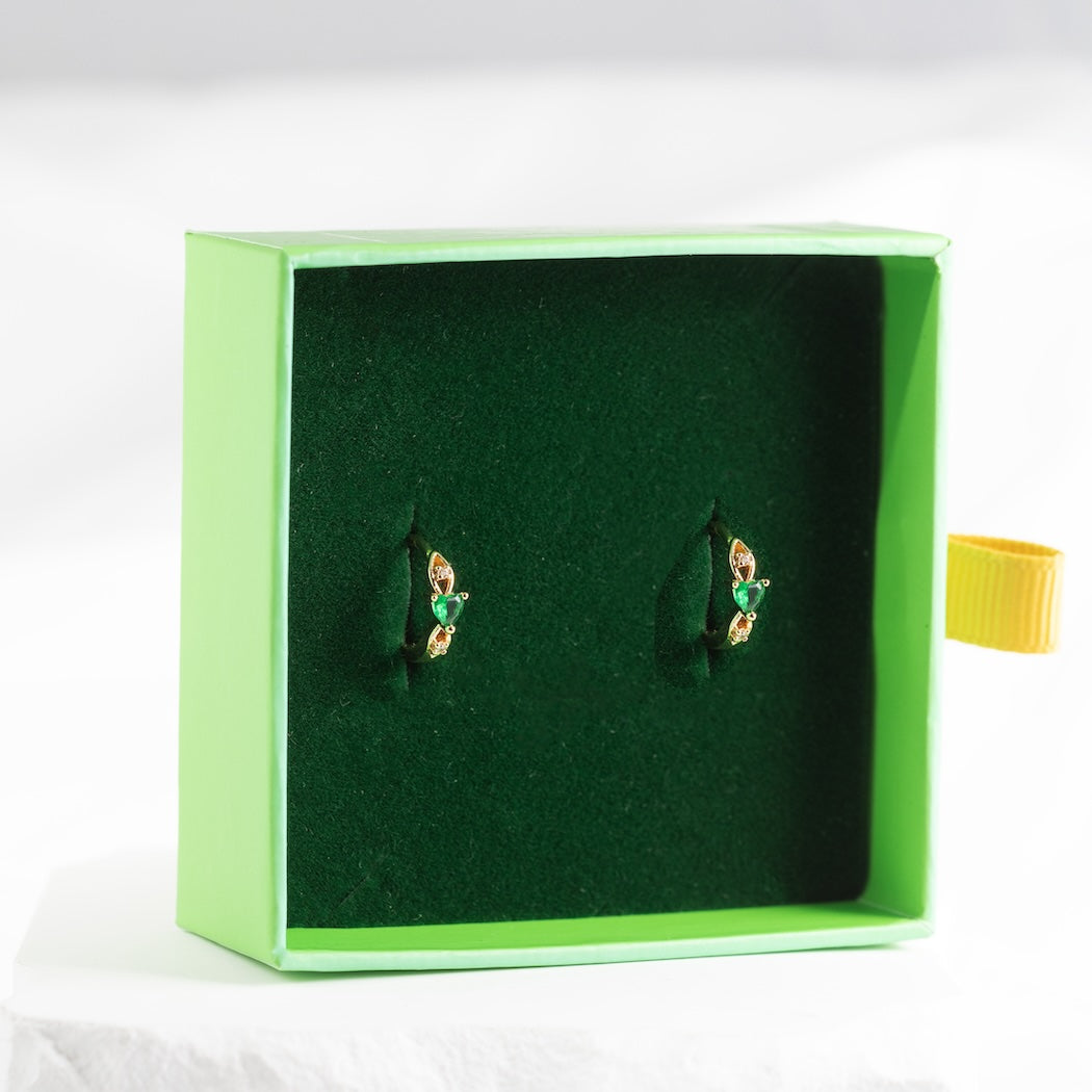 'TIJA' earrings with English clasp.
