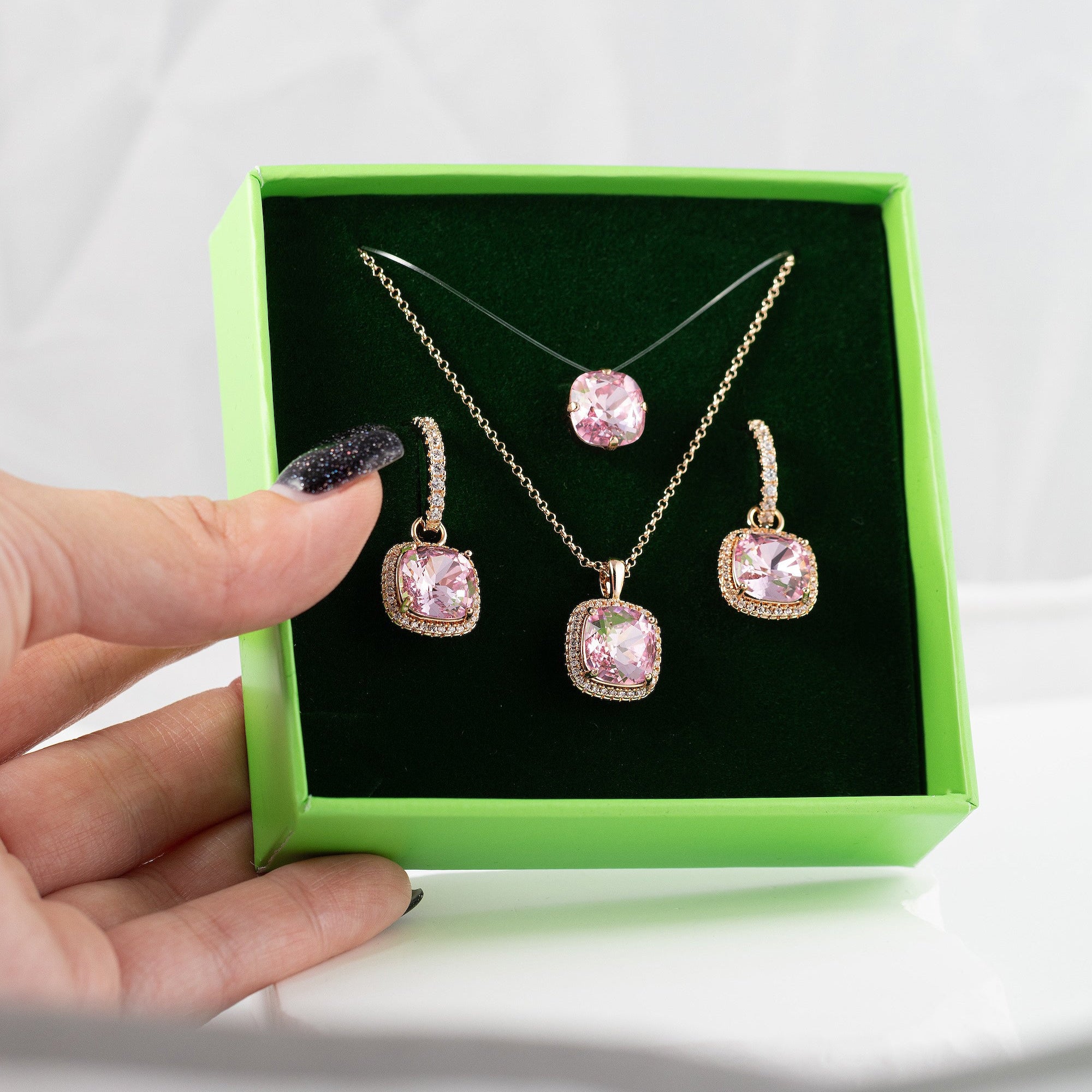 Antialerģisks rotu komplekts sievietei Mezroite