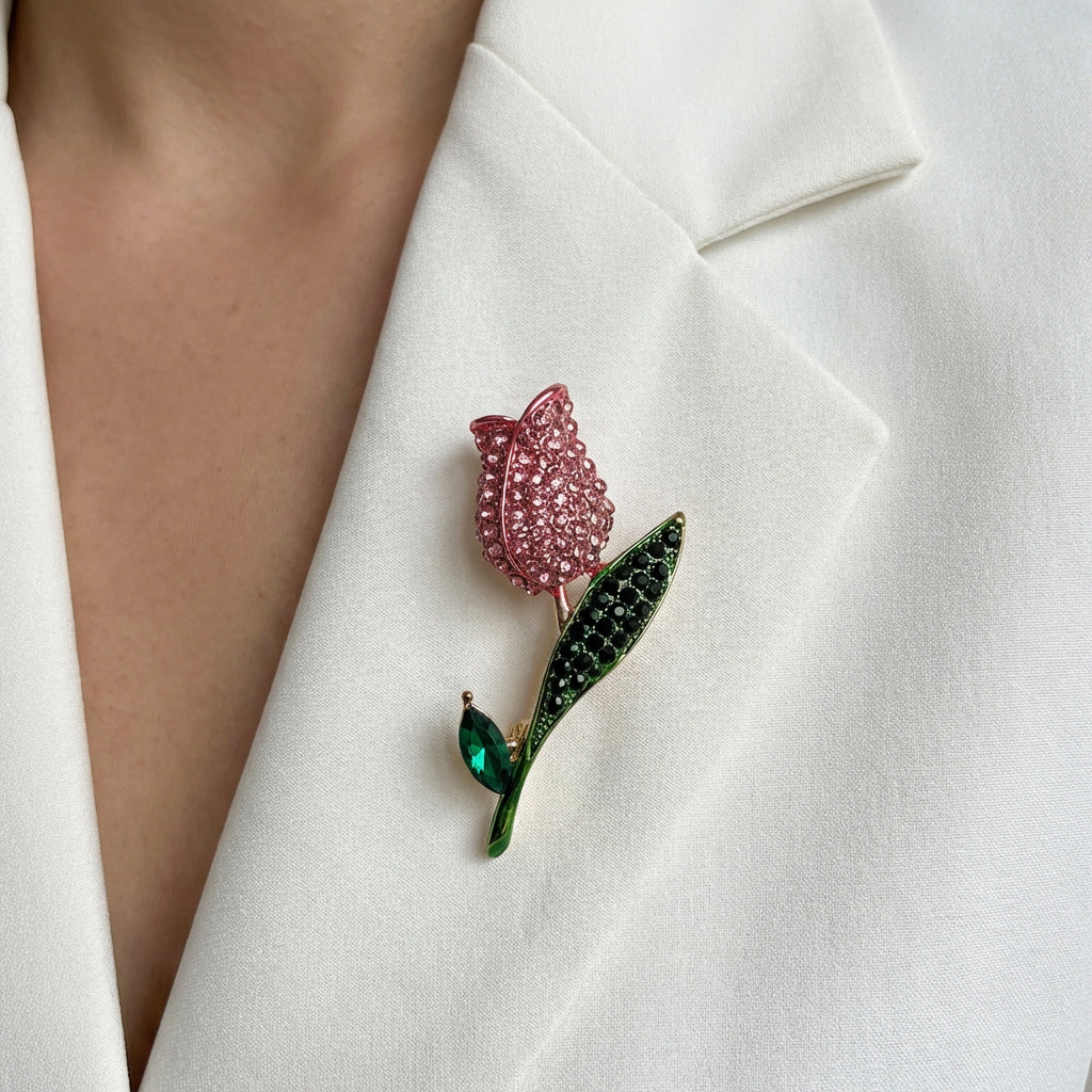 Broša ar rozā tulpes ziedu