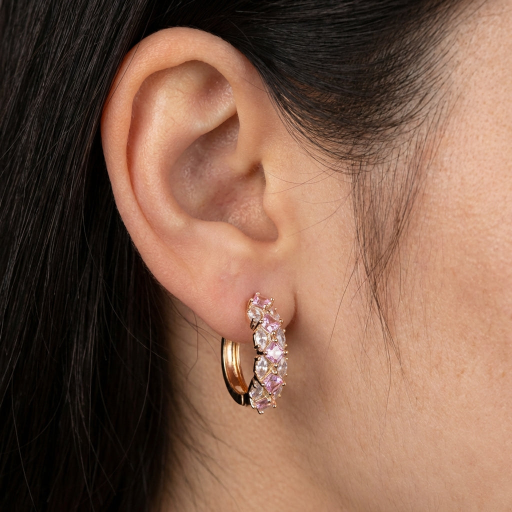 Auskari ar riņķīšu aizdari un antialerģisku rozā zelta pārklājumu RUE. 