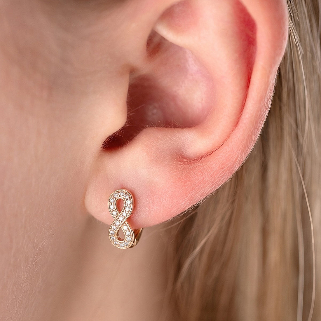 ūdensizturīgi un antialerģiski auskari a