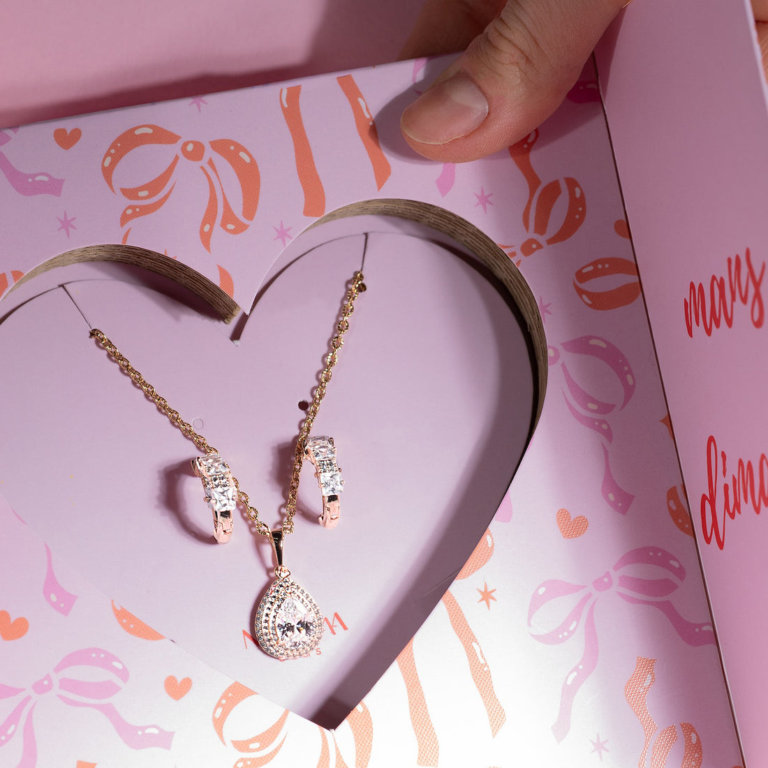 Valentīndienas dāvanu kastīte rotām